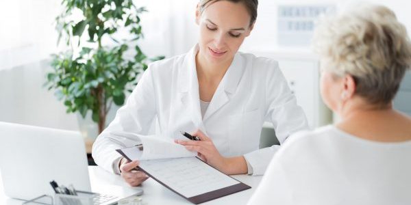 dietician-showing-diet-plan-2021-08-26-15-45-27-utc