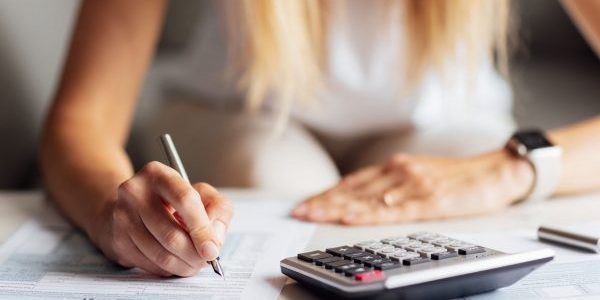 business-woman-professional-counting-income-tax-p-2022-11-12-03-13-25-utc