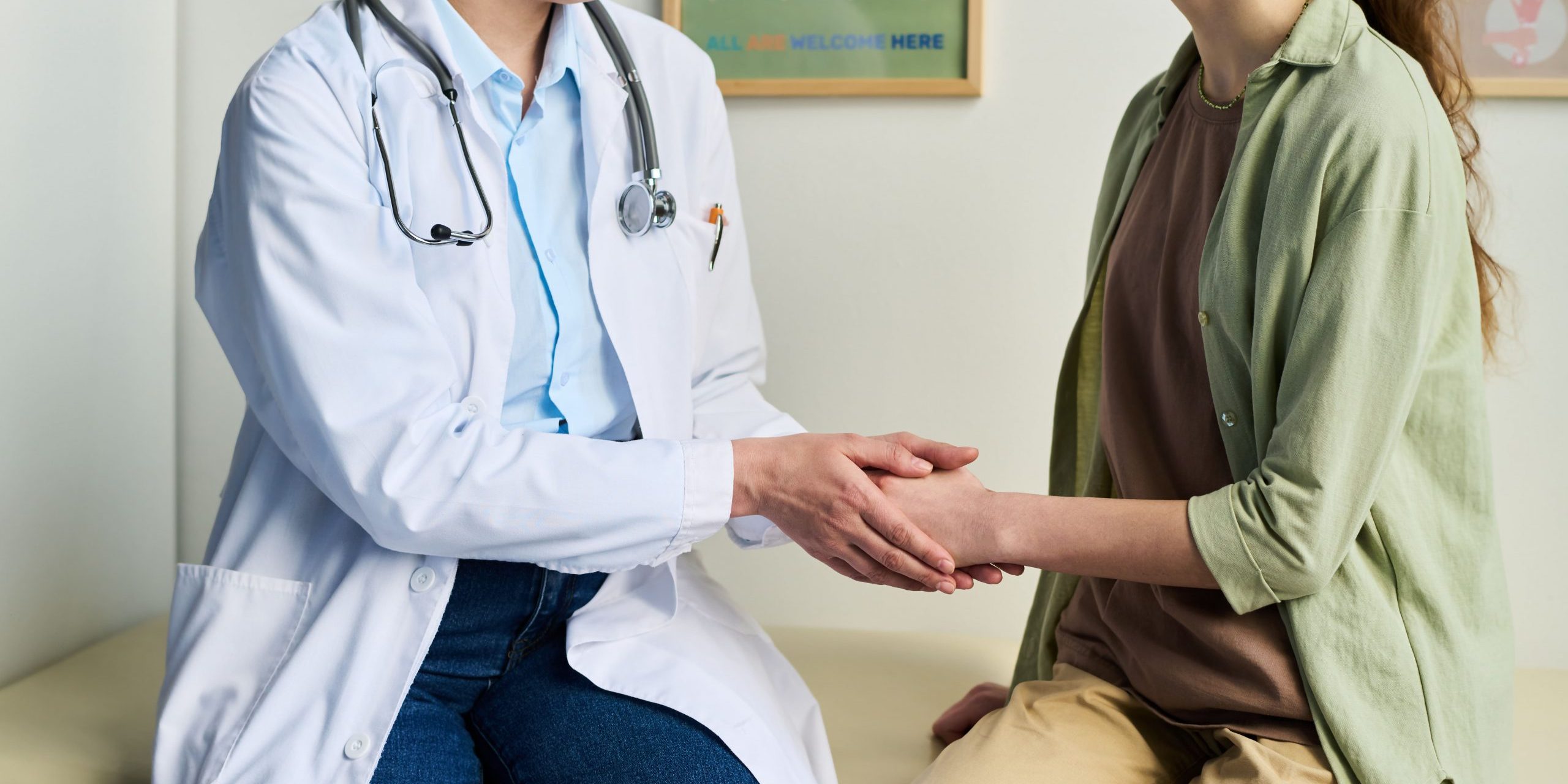 discussing-medical-treatment-plan-with-healthcare-2024-08-29-15-30-15-utc